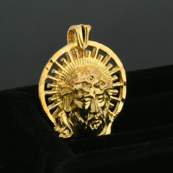 18k Jesus Face Figaro 24" Necklace - Picture 4 of 5